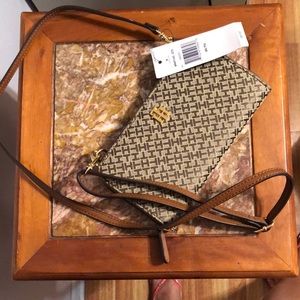Tommy Hilfiger Wallet / Crossbody Bag
